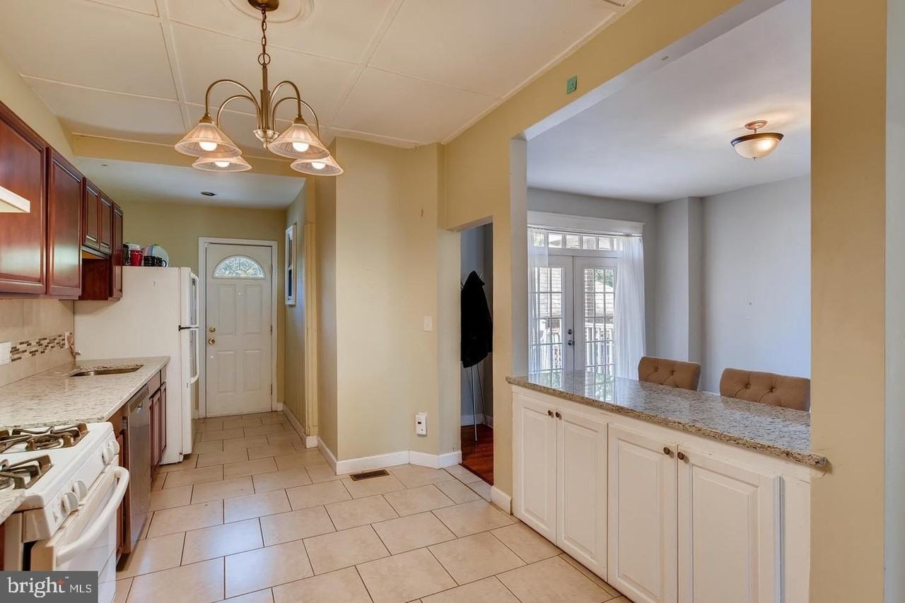 3610 Greenmount Ave - Photo 4 of 24