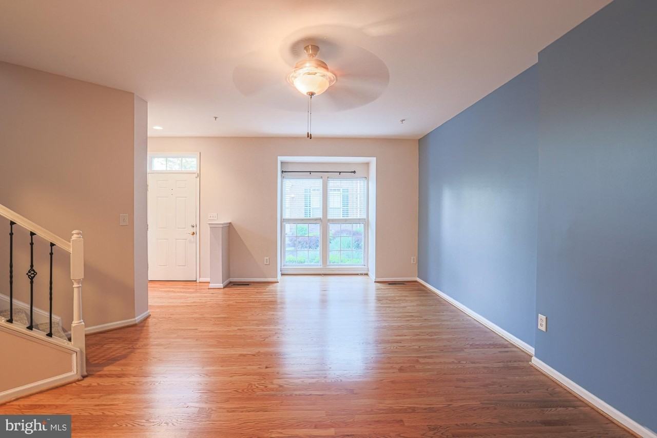 9300 Summit View Way - Photo 6 of 42