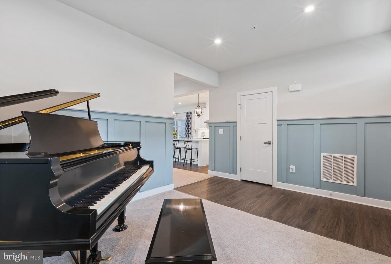 8378 Legacy Cir - Photo 5 of 44
