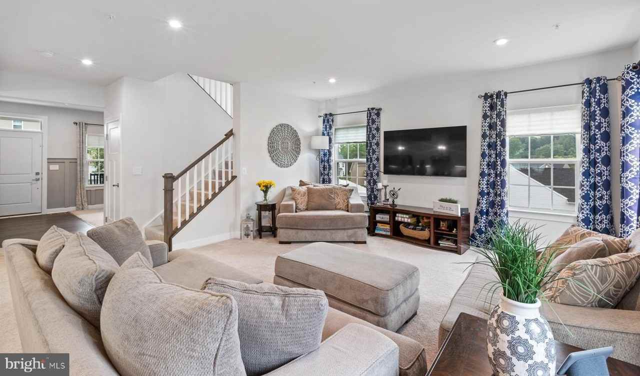 8378 Legacy Cir - Photo 7 of 44