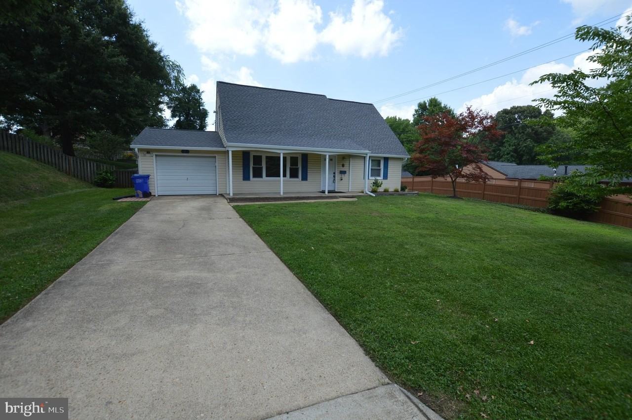 2712 Bartlett Ln - Photo 3 of 28