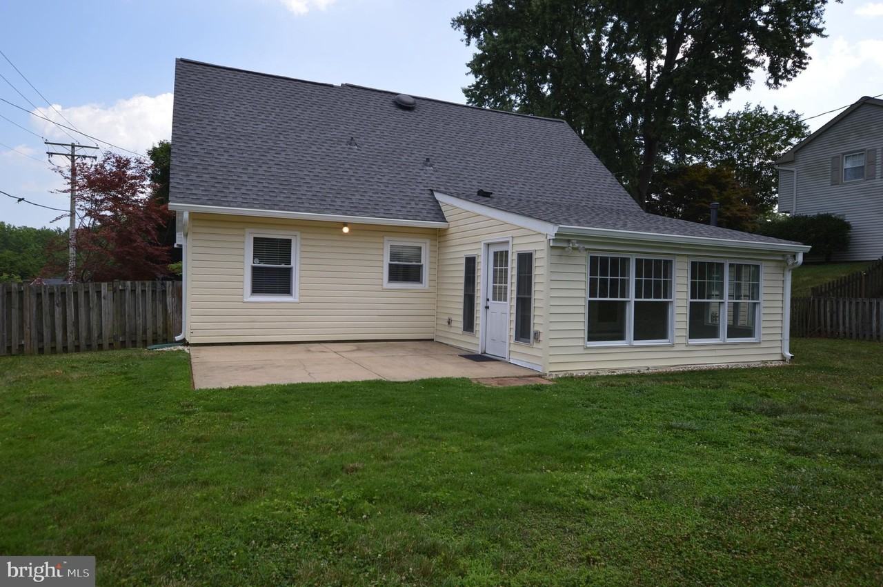 2712 Bartlett Ln - Photo 4 of 28