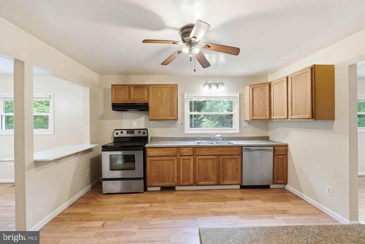 8402 Sleepy Hollow Rd - Photo 7 of 25