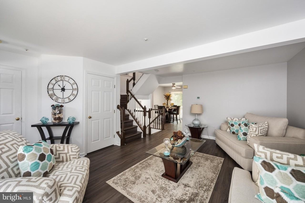 12807 Town Center Way - Photo 4 of 28