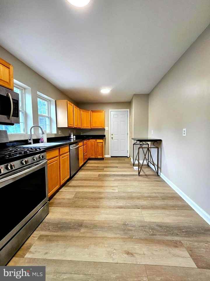 6010 Reed St - Photo 4 of 9