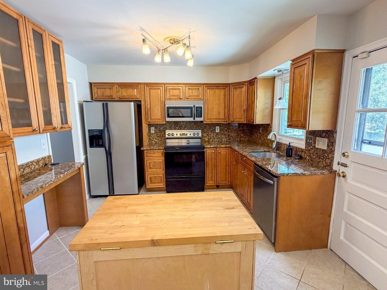 8830 W Fort Foote Ter - Photo 2 of 21