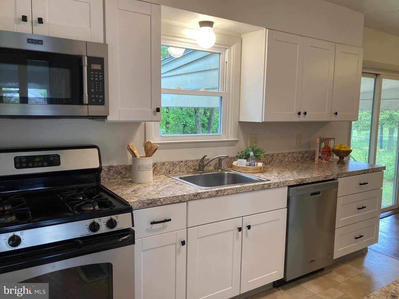 11320 Greenberry Rd - Photo 2 of 16
