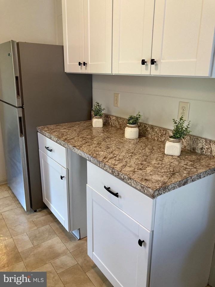 11320 Greenberry Rd - Photo 5 of 16