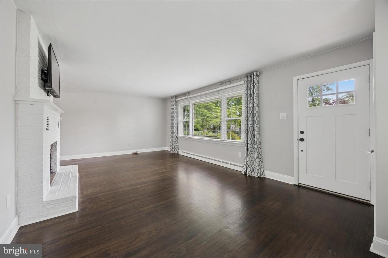 704 Cedar Ave - Photo 6 of 27