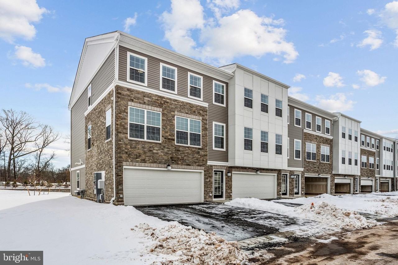 137 Ada Hightower Ave