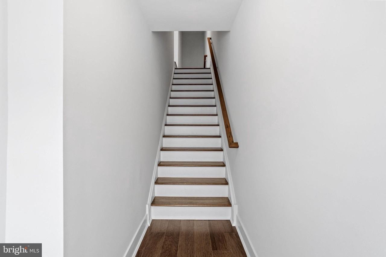 137 Ada Hightower Ave - Photo 5 of 39