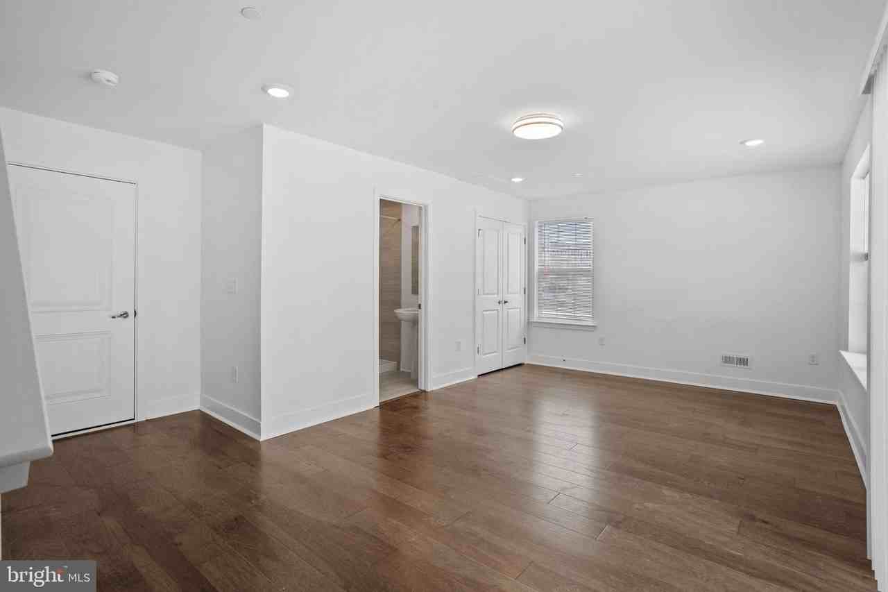 137 Ada Hightower Ave - Photo 6 of 39