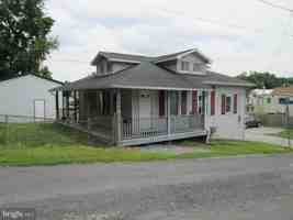 featured image of 1208 Locust St