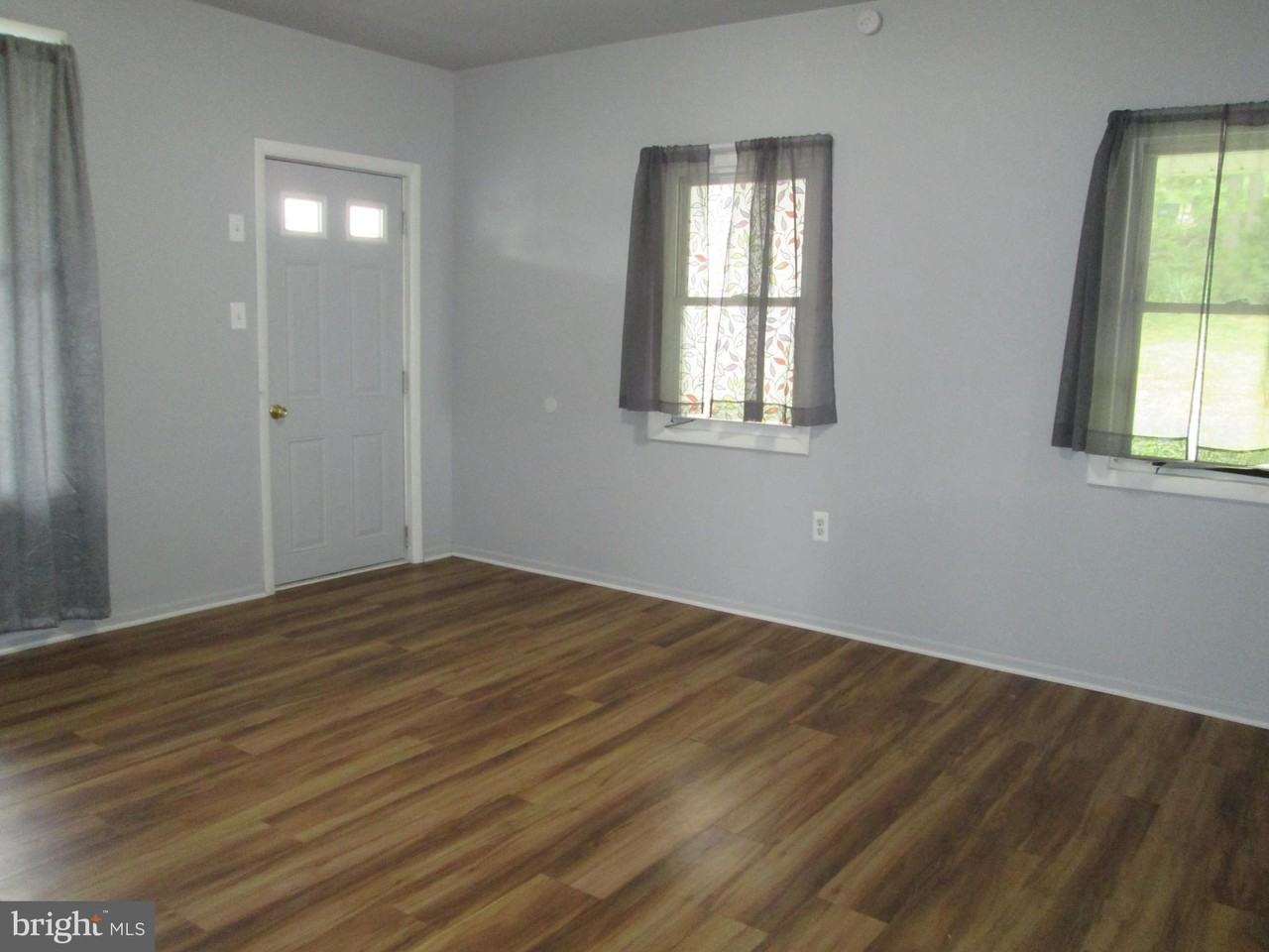 1208 Locust St - Photo 3 of 10
