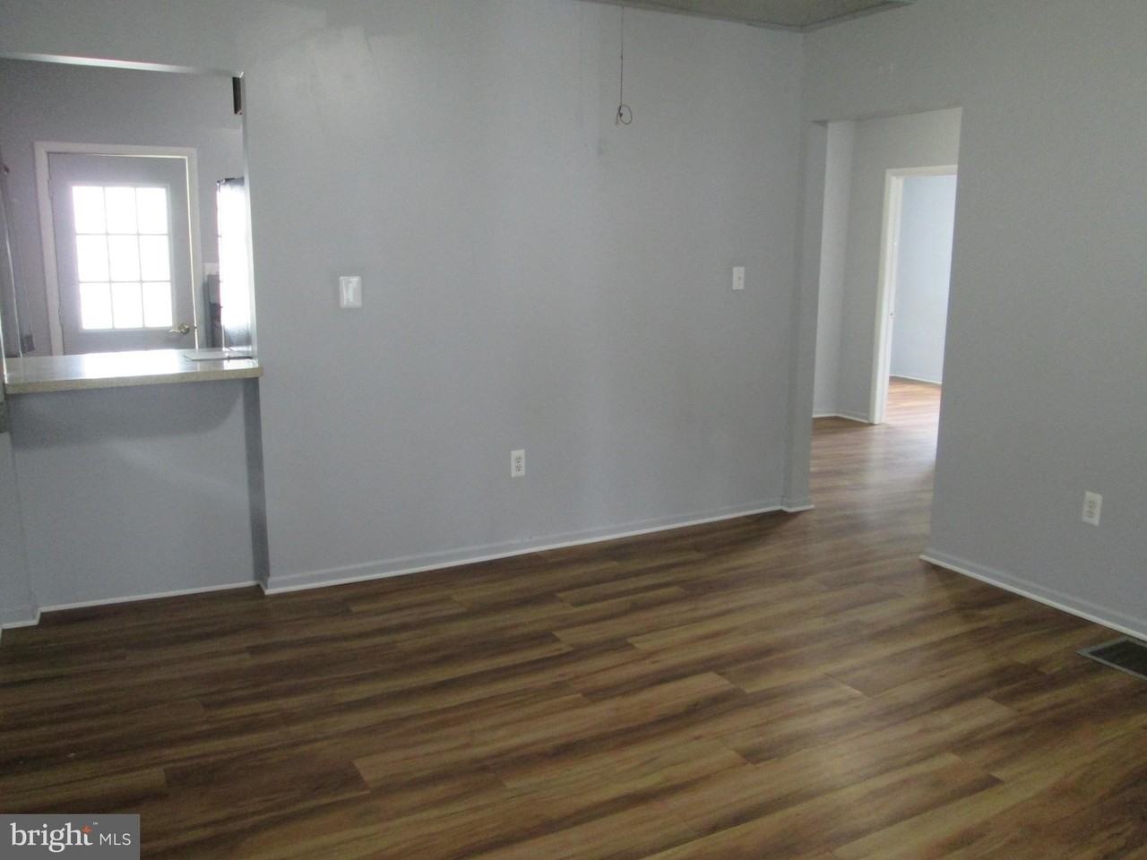 1208 Locust St - Photo 4 of 10
