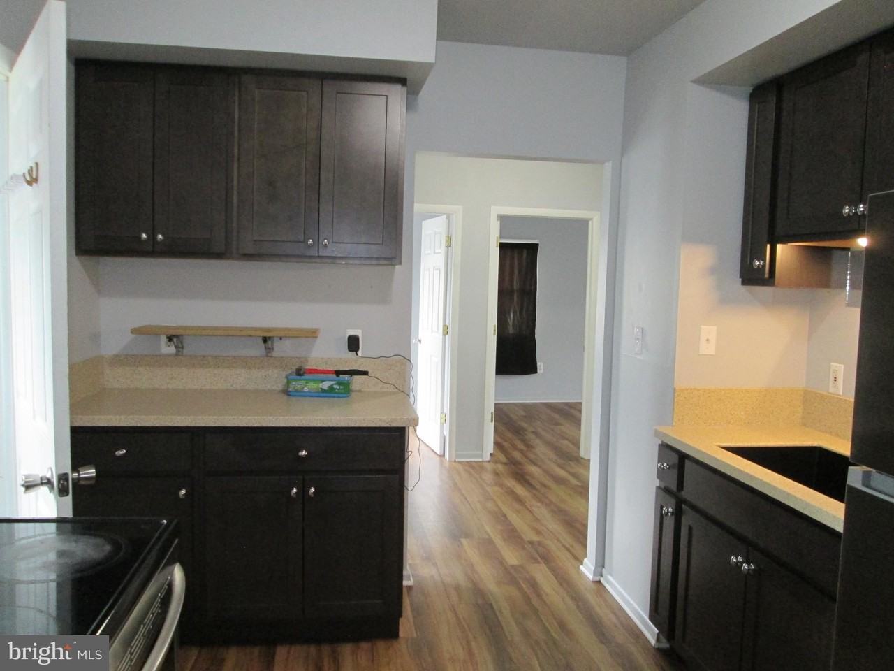 1208 Locust St - Photo 5 of 10