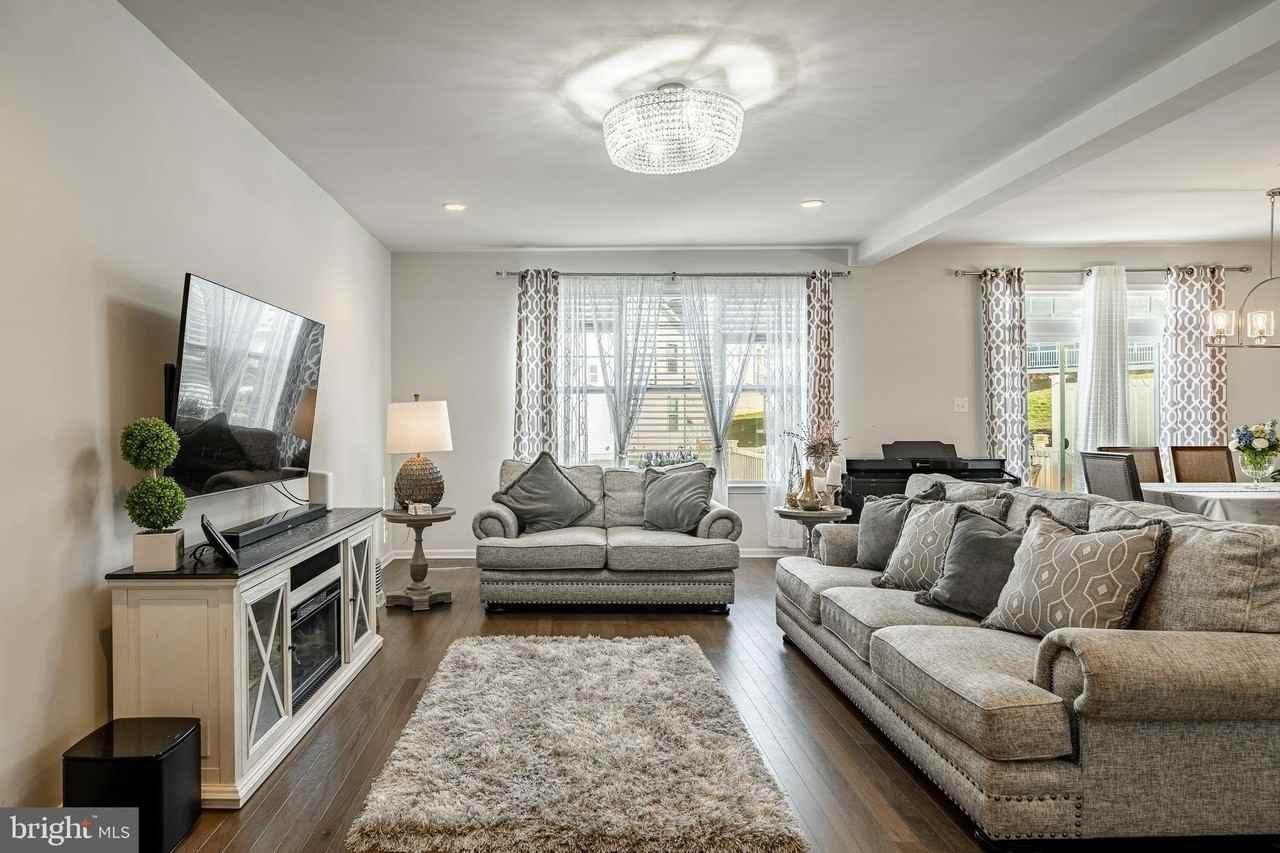 25 N Tompkins Sq - Photo 7 of 45
