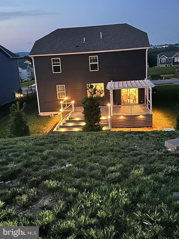 173 Brooklyn Mill Pl - Photo 2 of 20