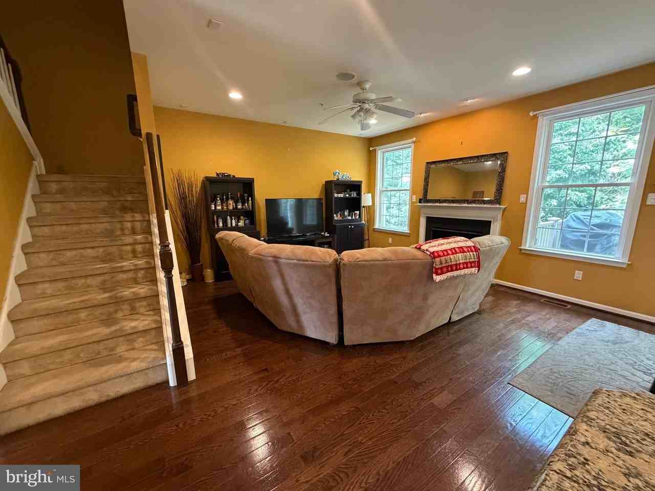 2735 Keebler Ct - Photo 5 of 30
