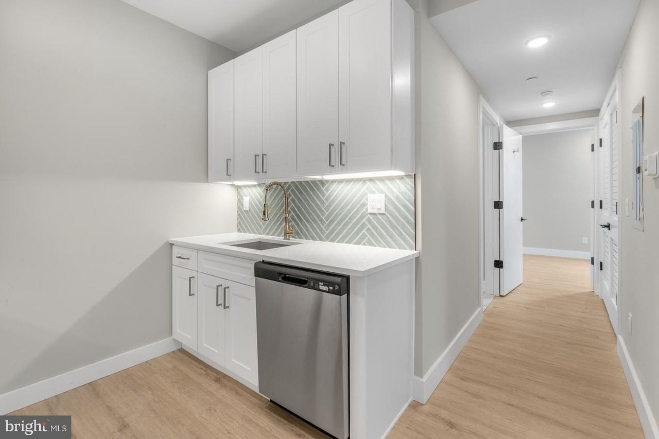 1144 Frankford Ave #503 - Photo 5 of 37