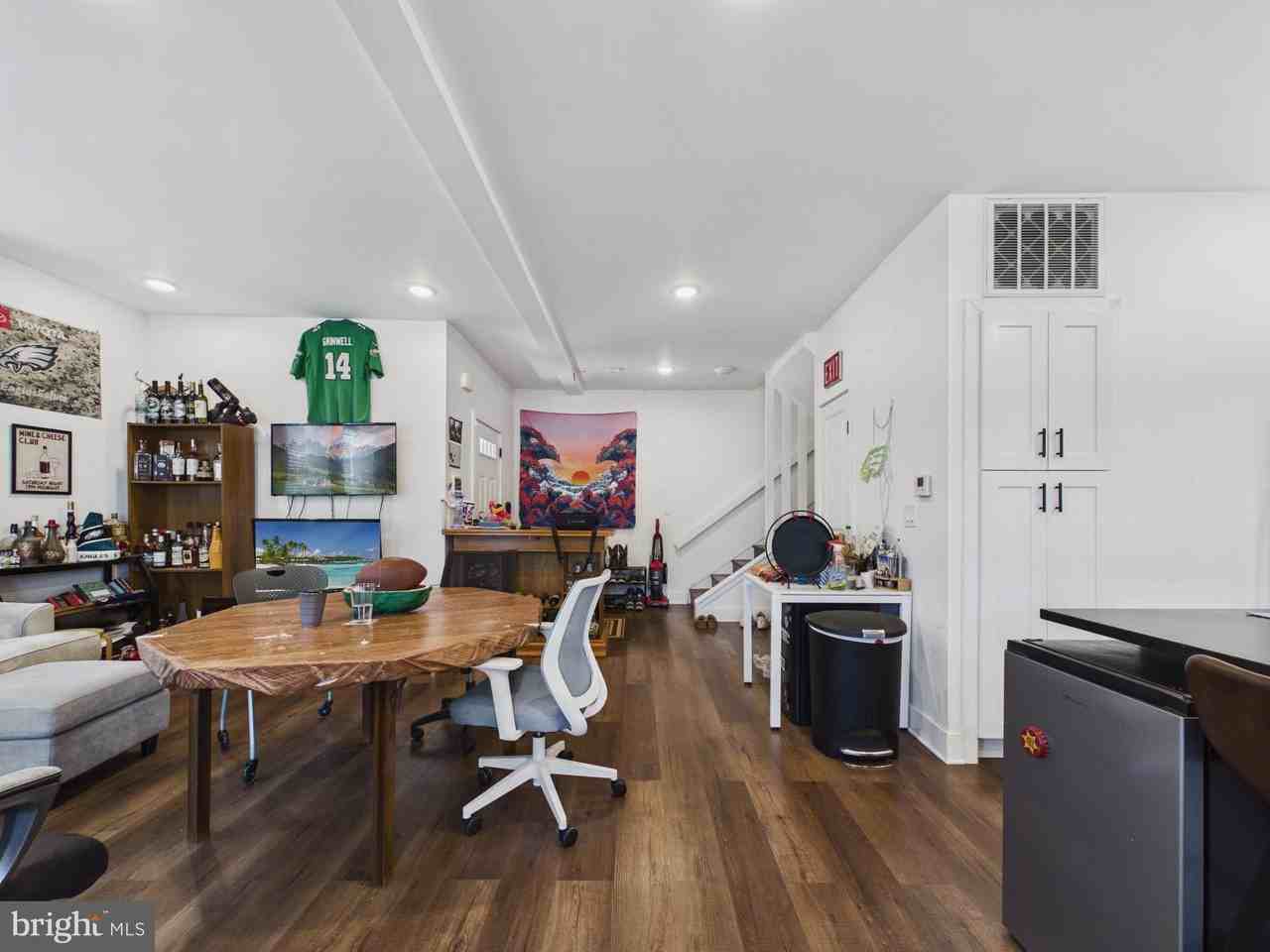 256 N 32nd St #1 - Photo 3 of 18