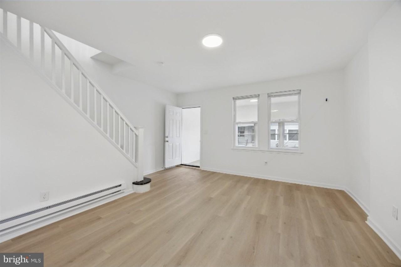 1101 S Peach St - Photo 5 of 9