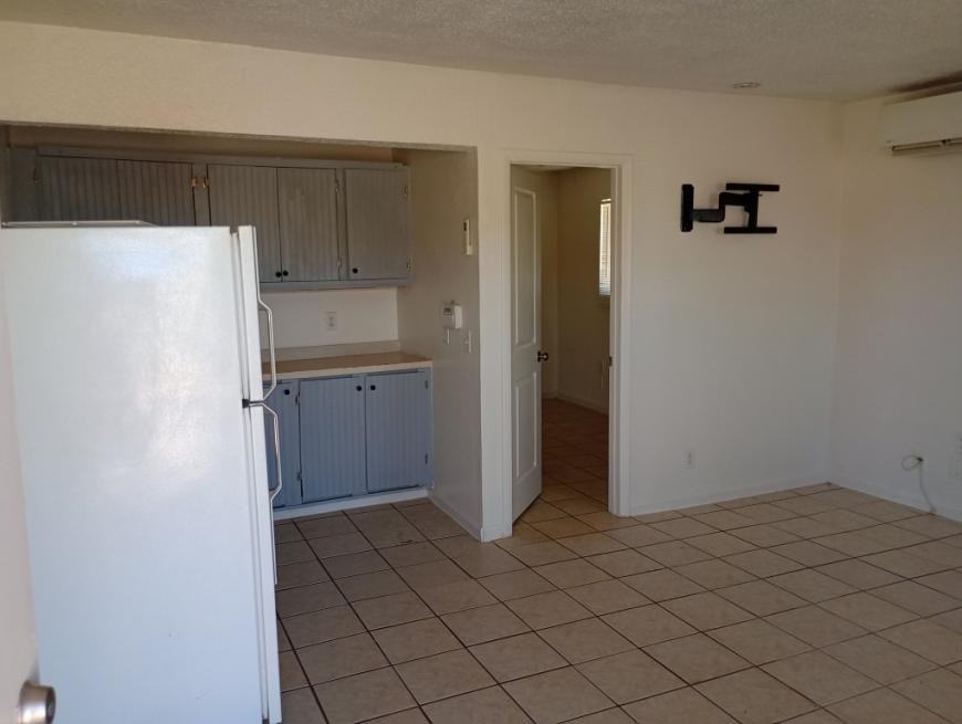 1003 N Jefferson St - Photo 3 of 10