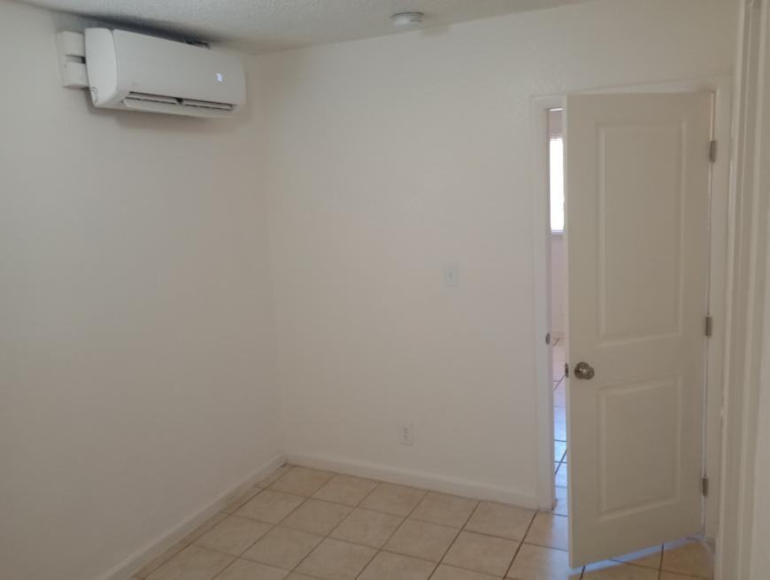 1003 N Jefferson St - Photo 7 of 10