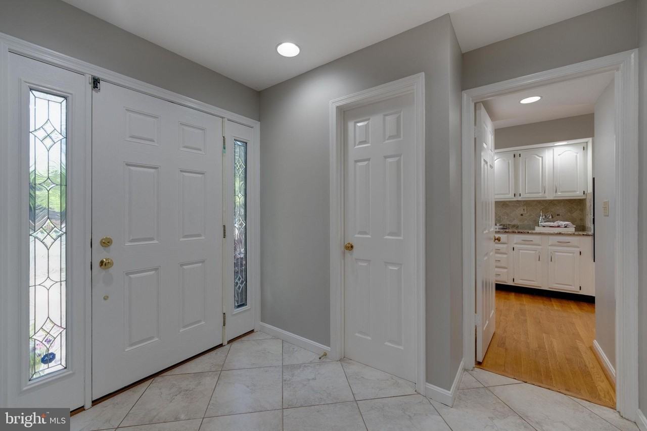4710 Old Dominion Dr - Photo 3 of 30