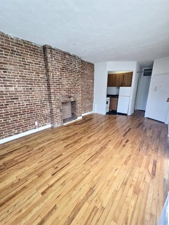 441 E 83rd St - Photo 2 of 6