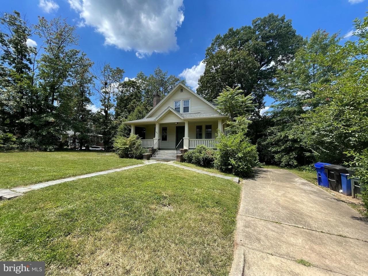 3017 3rd St N - Photo 2 of 39