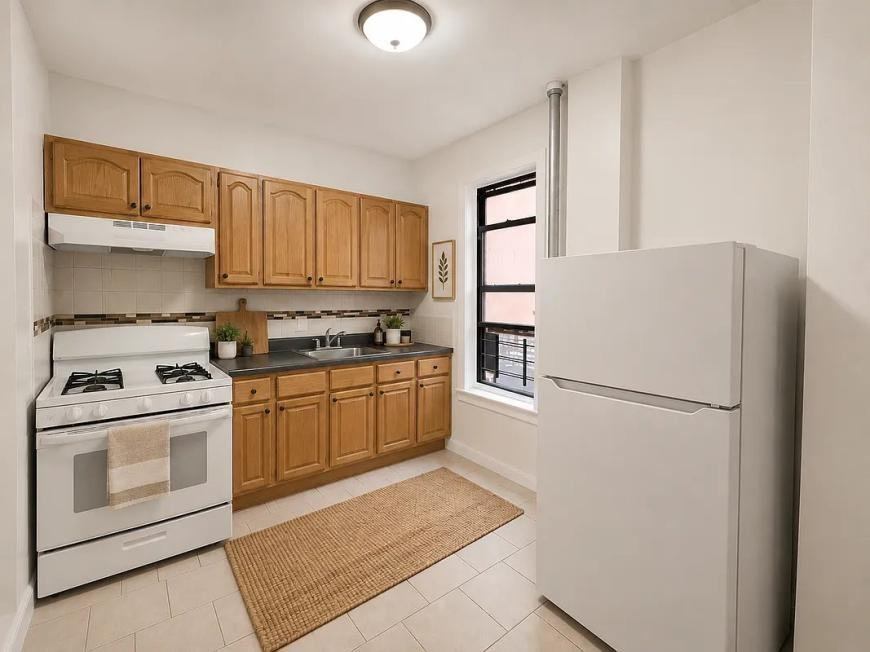 2070 Arthur Ave - Photo 4 of 5
