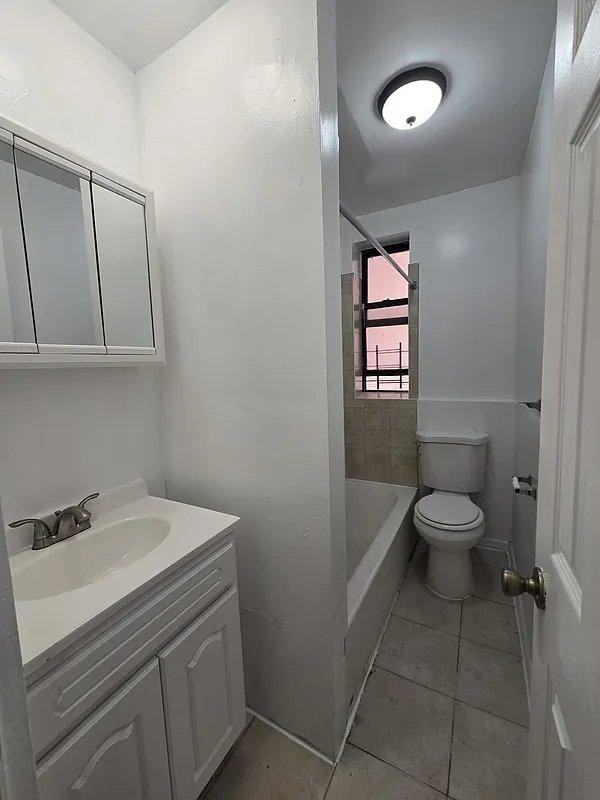 2070 Arthur Ave - Photo 5 of 5