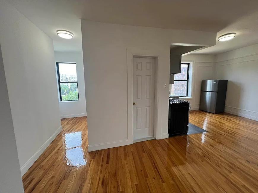 2080 Grand Concourse - Photo 5 of 5