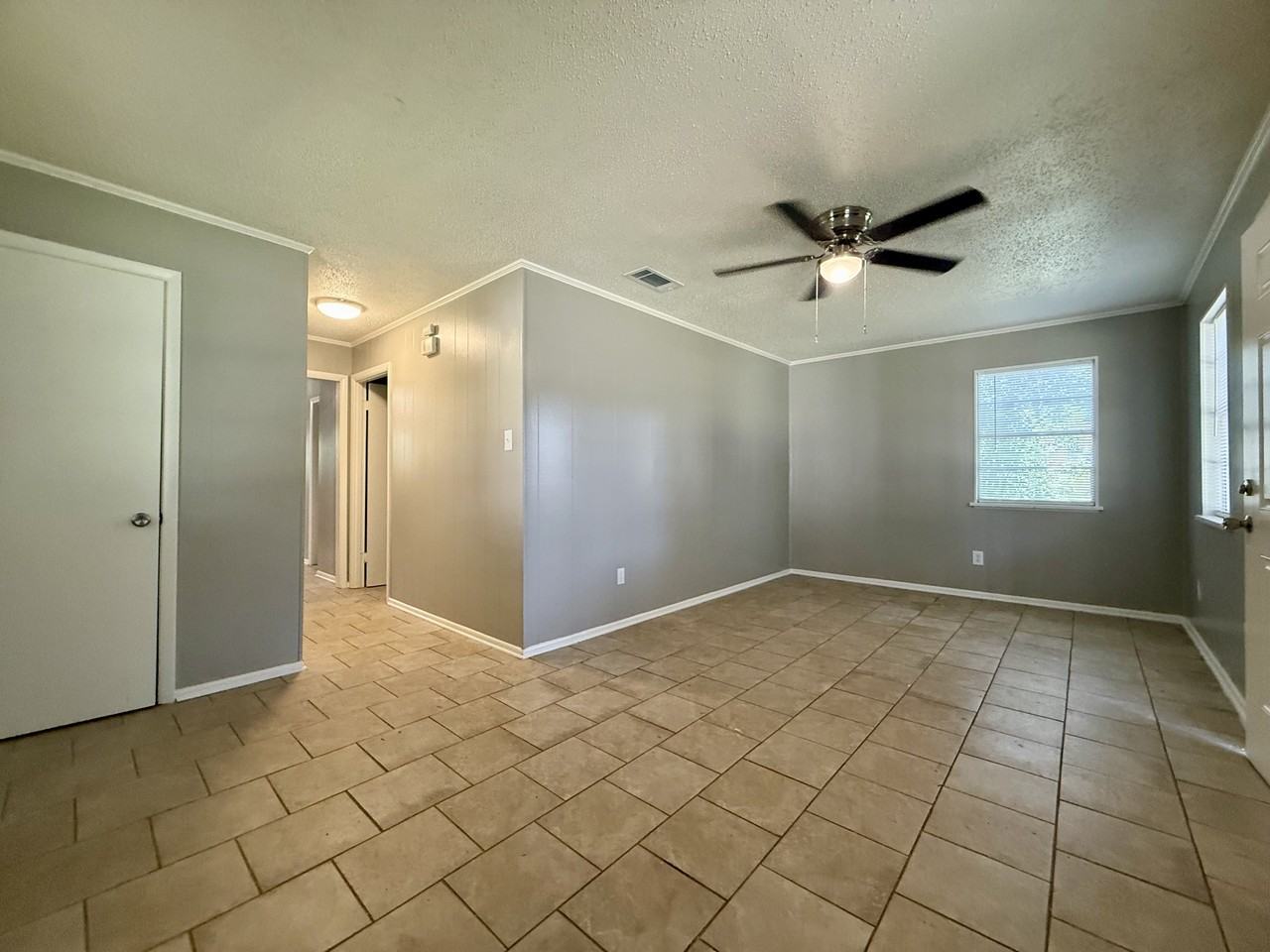 1015 W Ashley St #1 - Photo 2 of 14