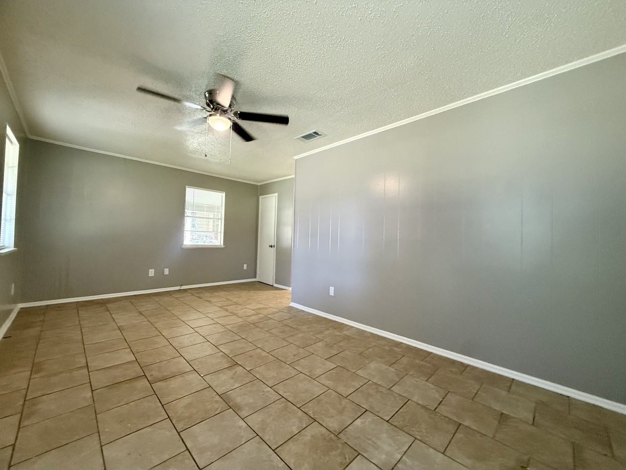 1015 W Ashley St #1 - Photo 3 of 14