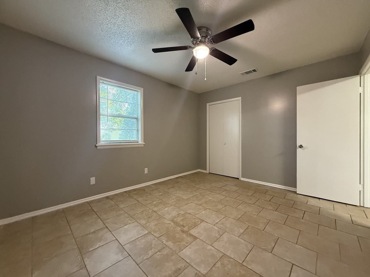 1015 W Ashley St #1 - Photo 6 of 14