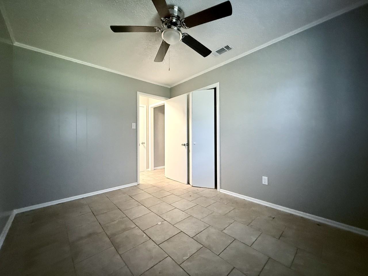 1015 W Ashley St #1 - Photo 7 of 14