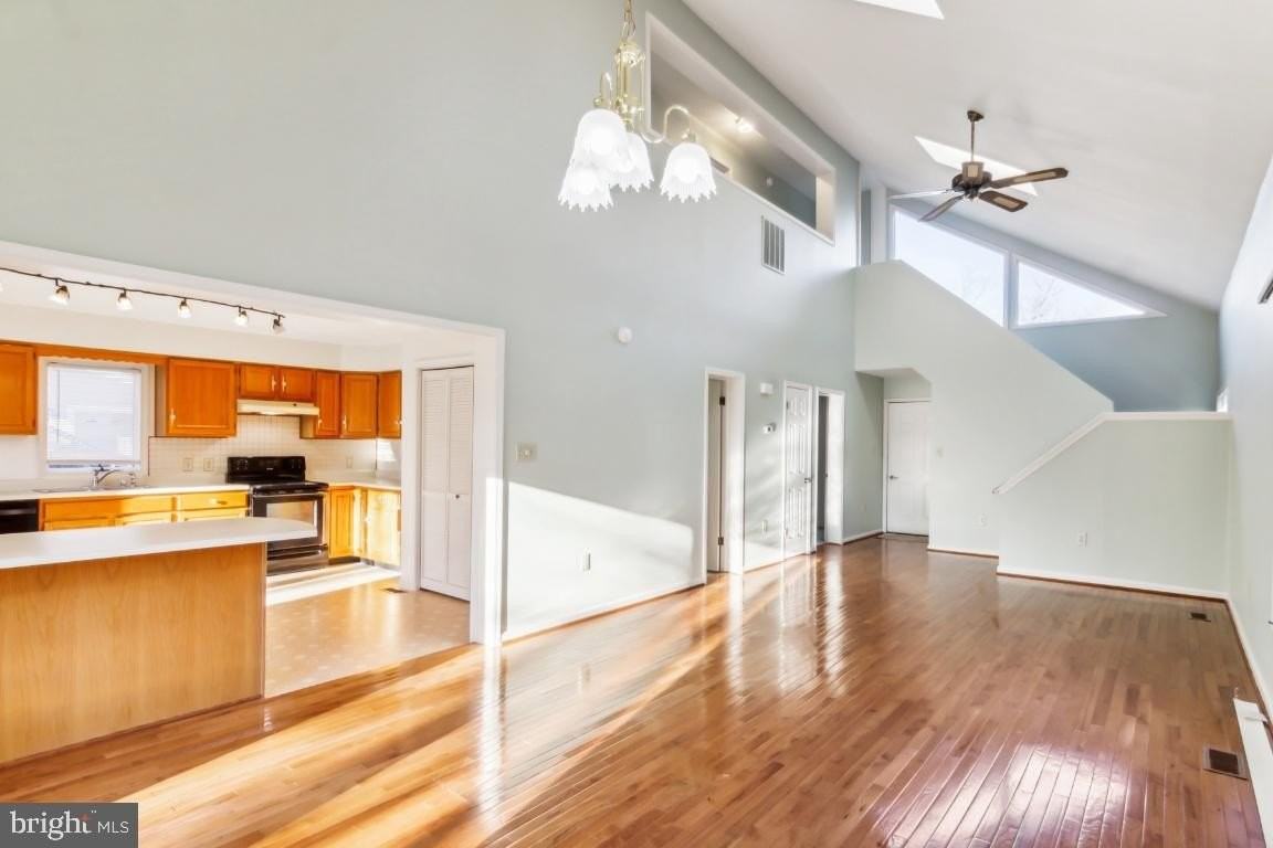 1232 Lakeview Dr - Photo 5 of 26