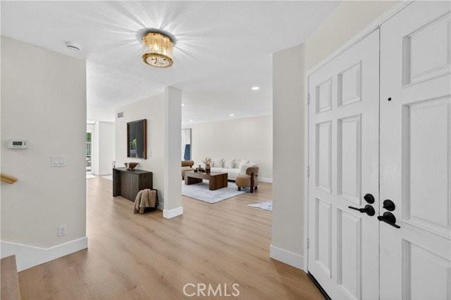 29746 Michelis St - Photo 3 of 8
