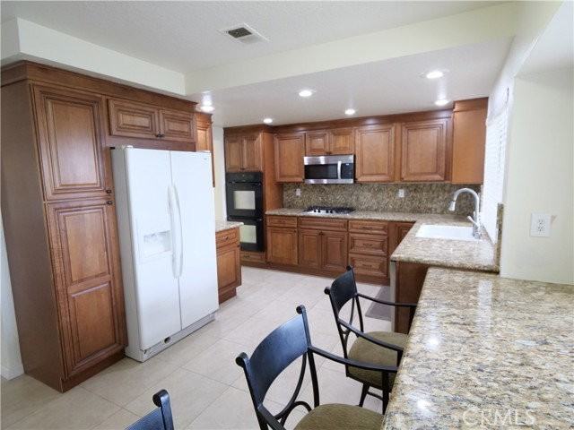 25051 Amberwood - Photo 4 of 8
