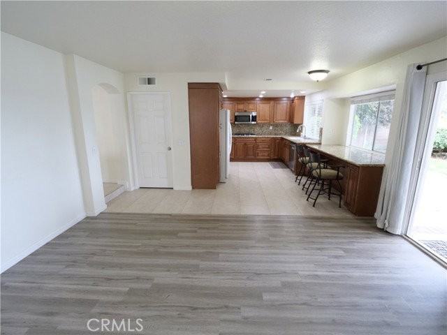 25051 Amberwood - Photo 5 of 8