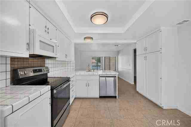 8462 Idlewild Cir - Photo 3 of 7