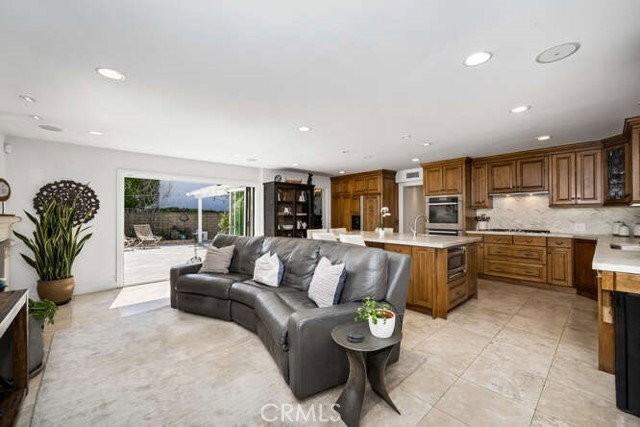 16332 Spartan Cir - Photo 4 of 7