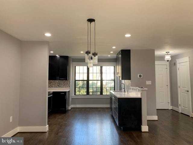 10203 Scarborough Commons Ct - Photo 2 of 21
