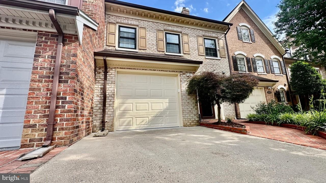 6313 Manchester Way - Photo 2 of 50