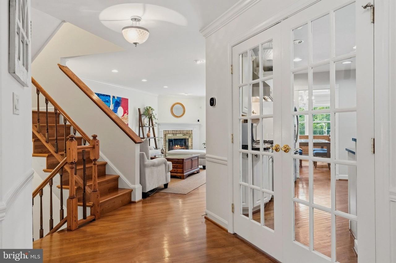 6313 Manchester Way - Photo 7 of 50