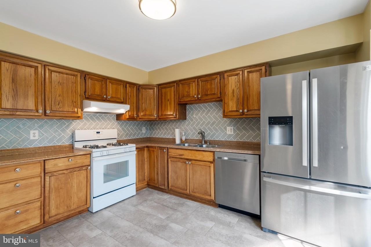 8608 Rocky Gap Ct - Photo 4 of 39