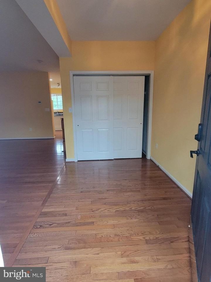 43052 Candlewick Sq - Photo 3 of 18