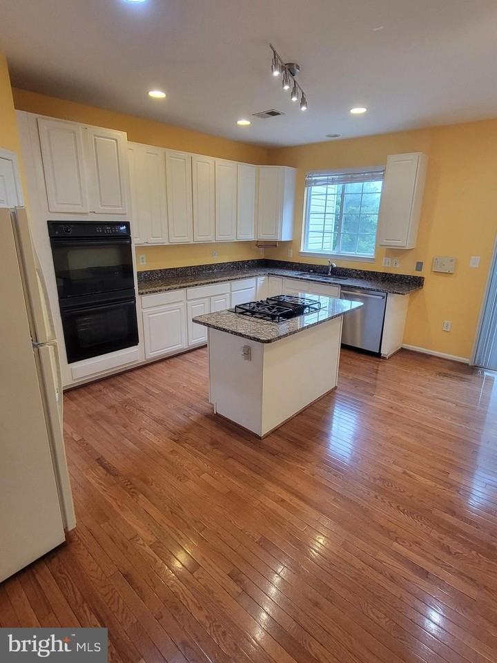 43052 Candlewick Sq - Photo 4 of 18